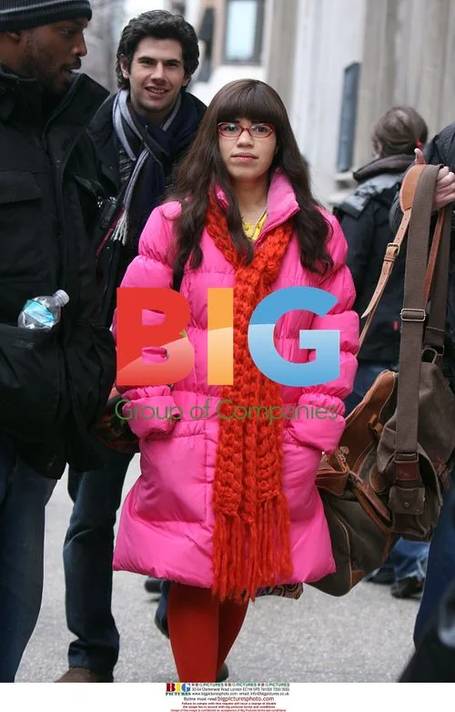 America Ferrera and Michael Urie on 'Ugly Betty' set
