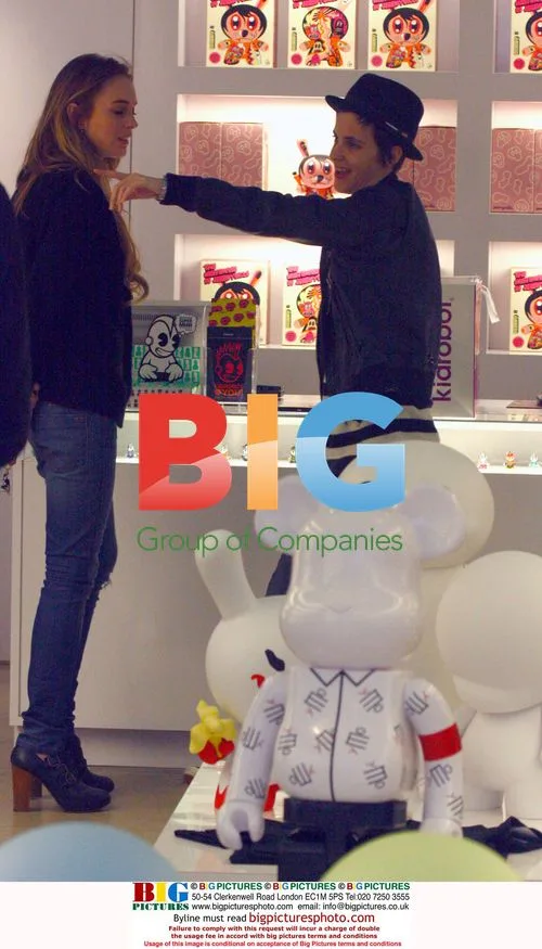Lindsay Lohan Shopping with Girlfriend
