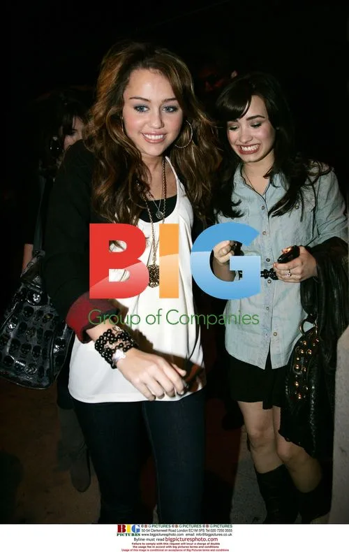 Miley Cyrus Dines at Koi with Boyfriend