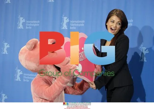 Aishwarya Rai Bachchan at Pink Panther 2 photocall
