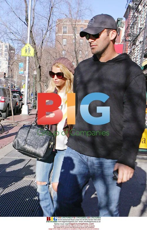 Jessica Simpson and Tony Romo out for lunch