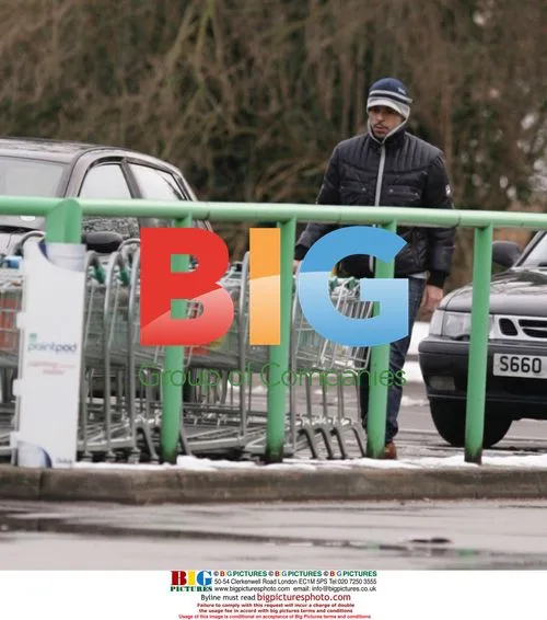 Tess Daly Goes Shopping Pregnant