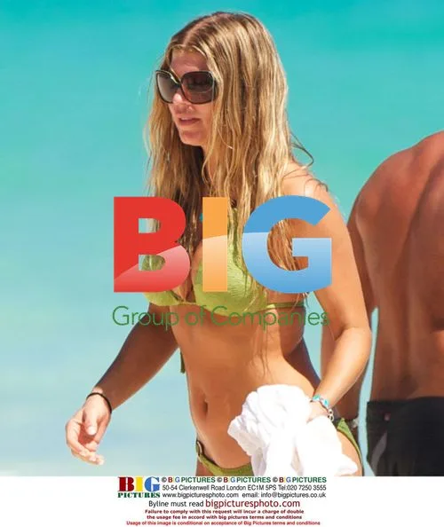 Fergie and Josh Duhamel on Playa del Carmen Beach