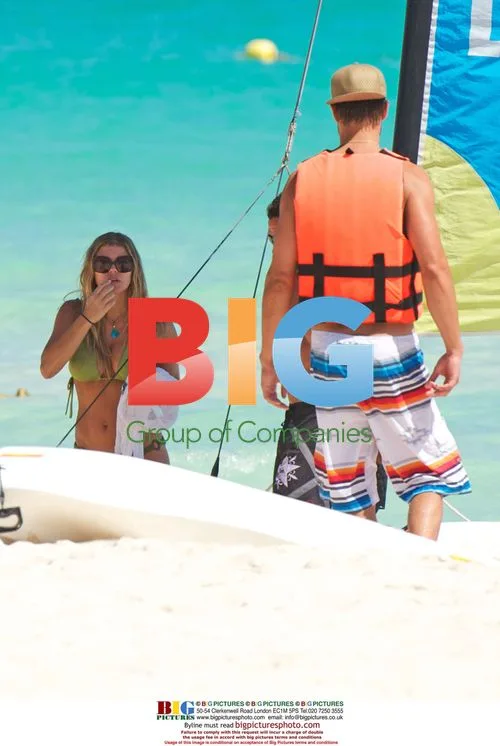 Fergie and Josh Duhamel in Playa del Carmen