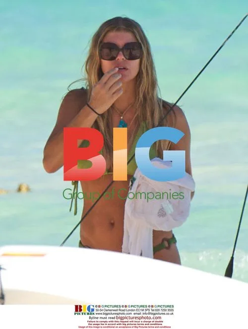 Fergie and Josh Duhamel in Playa del Carmen
