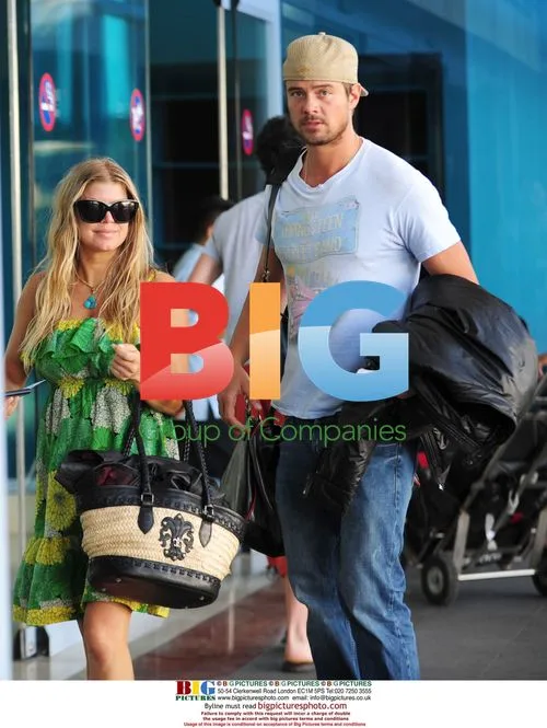 Fergie and Josh Depart From Cancun Vacation