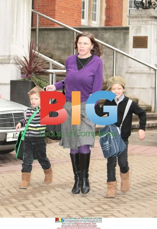Jade Goody's mum and kids leave hospital