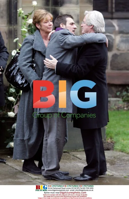 Coronation Street Cast Attends Memorial