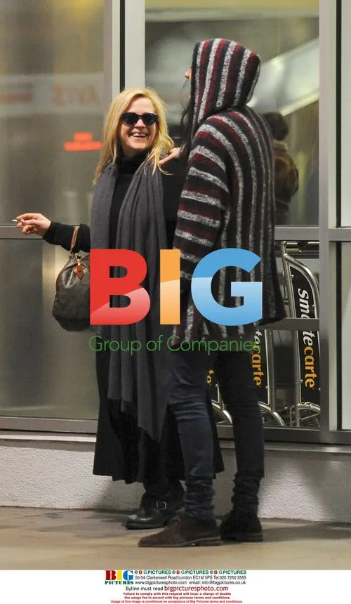 Patricia Arquette at LAX with friends