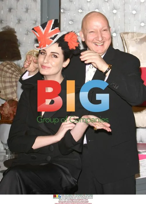 Stephen Jones and Erin O'Connor at V&A Exhibition
