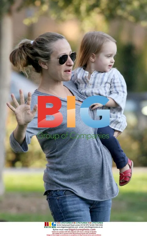 Pregnant Jennifer Meyer Maguire with daughter Ruby