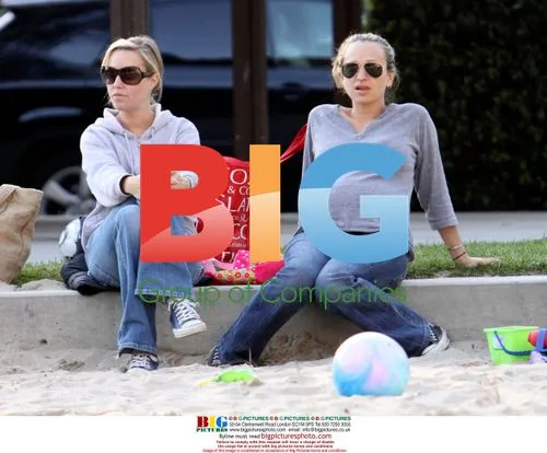 Jennifer Meyer Maguire and Tobey Maguire with Daughter Ruby