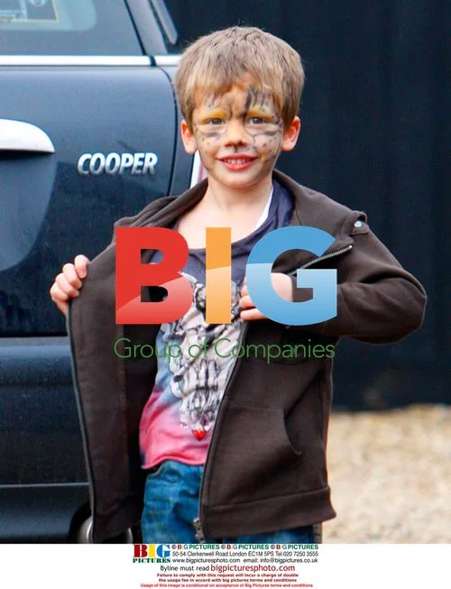 Jade Goody's Children Return Home with Grandmother