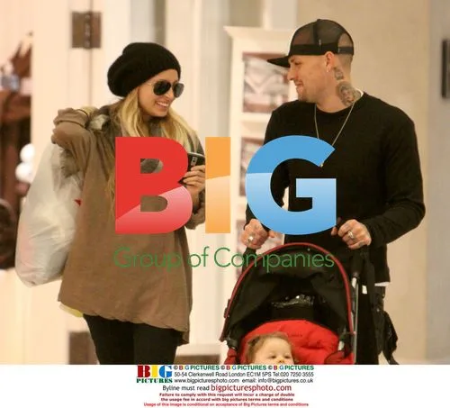 Nicole Richie and Joel Madden shop with daughter Harlow