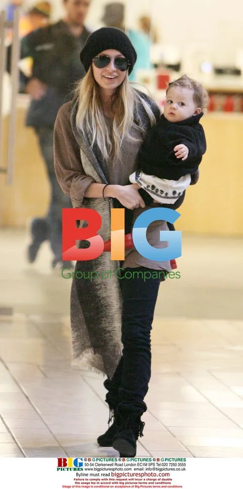 Nicole Richie and Joel Madden Shop at Beverly Center