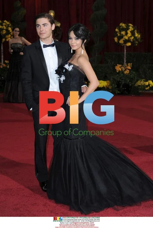 Vanessa Hudgens and Zac Efron at 2009 Oscars