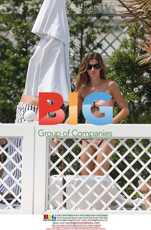 Gisele Bundchen Relaxes in Rio