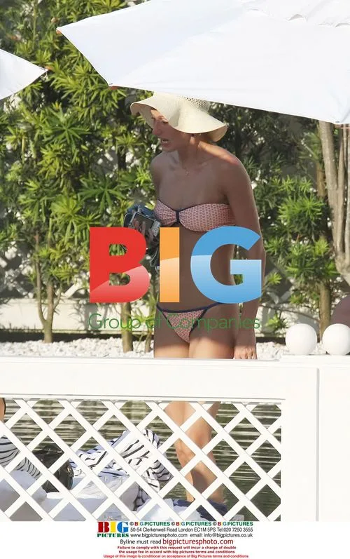 Gisele Bundchen Relaxes at Rio Hotel