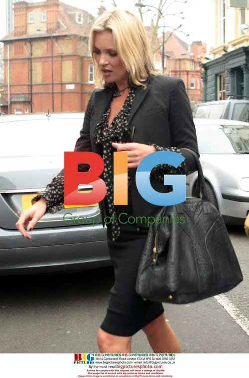 Kate Moss visits Fine Art College and local pub
