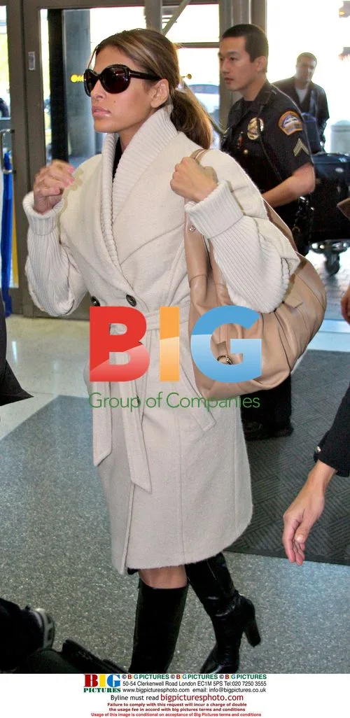 Eva Mendez leaving LAX