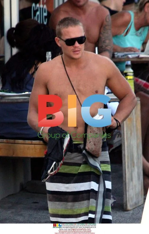 Conrad Coleby Enjoys Breakfast in North Bondi