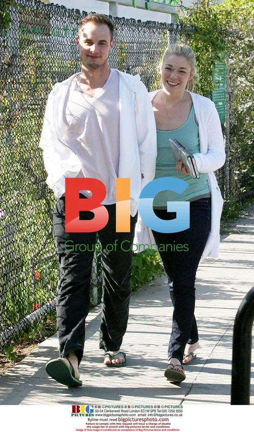 LeAnn Rimes and Dean Sheremet shopping