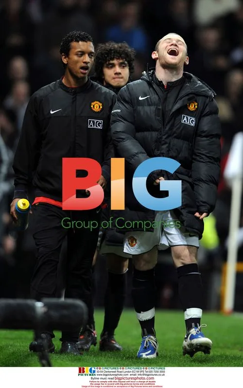 Wayne Rooney with Man Utd teammates