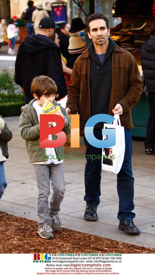 Nestor Carbonell shopping in Los Angeles