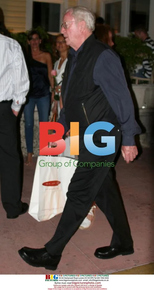 Michael Caine has dinner with family in Miami