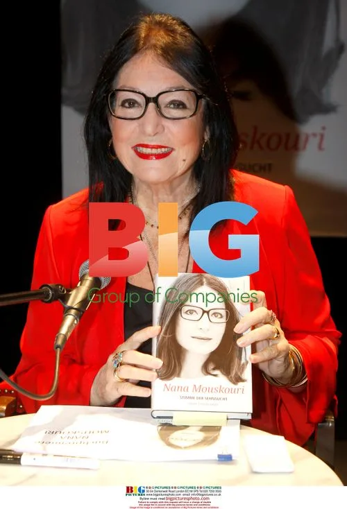 Nana Mouskouri book signing
