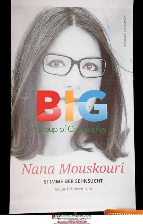 Nana Mouskouri book signing