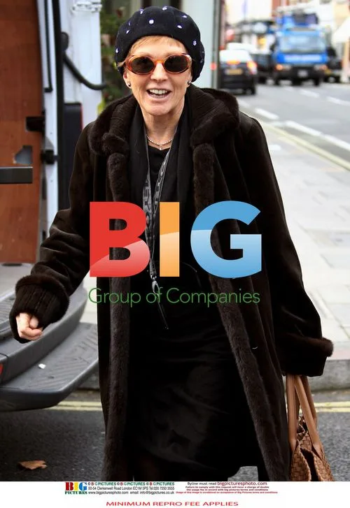 Anne Robinson Christmas shopping