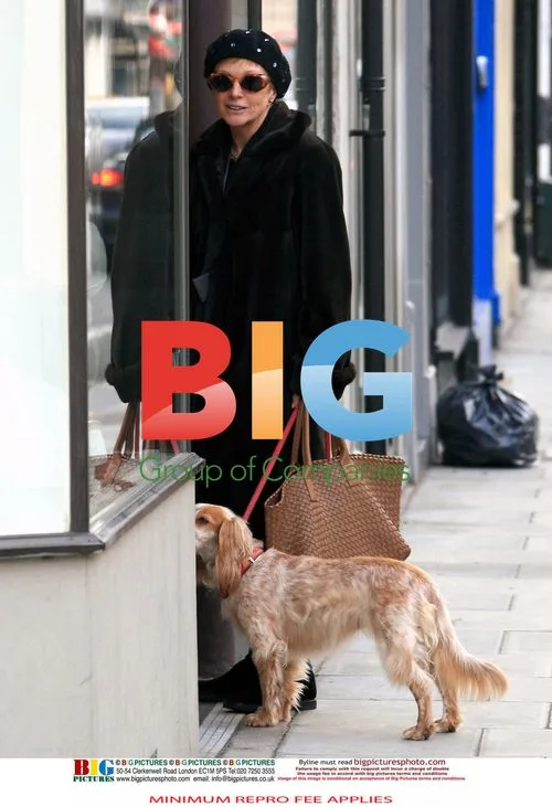 Anne Robinson's Christmas shopping outing