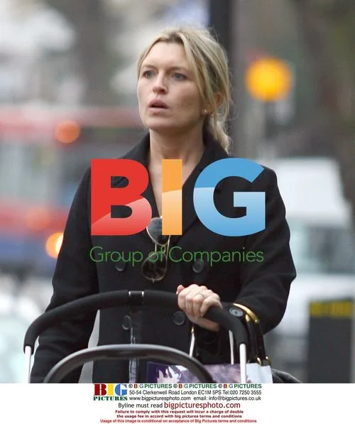 Tina Hobley with children after shopping