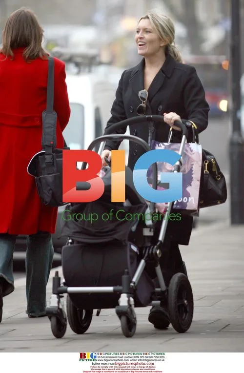 Tina Hobley gets parking ticket after shopping