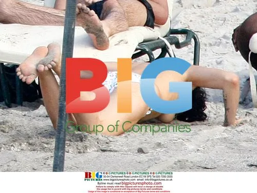 Amy Winehouse and Blake Wood on Caribbean beach