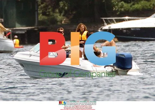 Elle Macpherson Water Skis in Australia