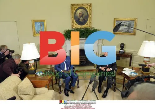 Kiir and Bush in Oval Office