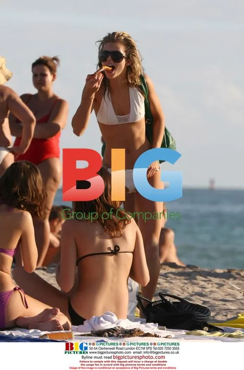 AnnaLynne McCord and Kellen Lutz frolic on Miami Beach