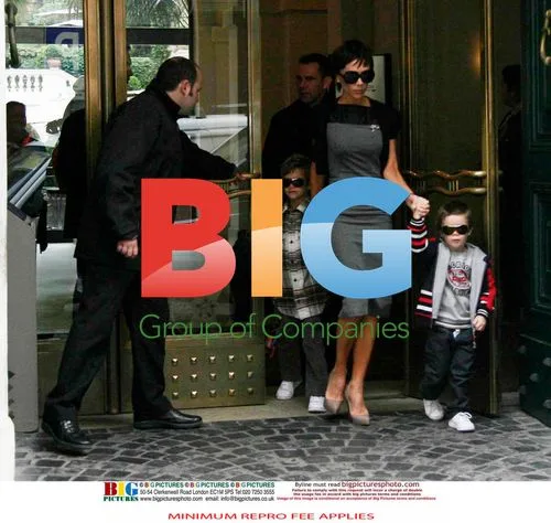Victoria Beckham with sons in Rome