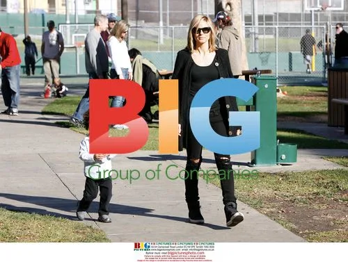 Heidi Klum and Seal with Kids in Park