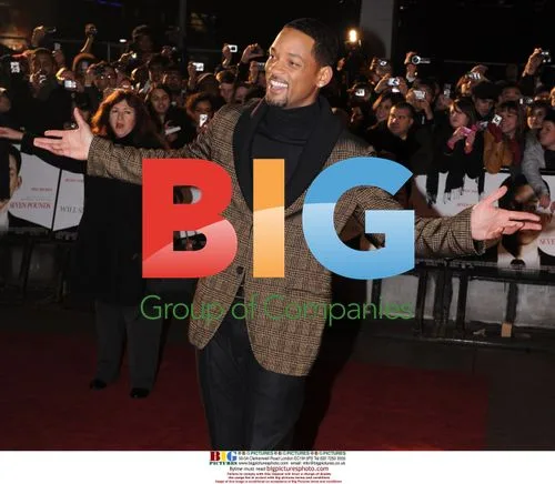 Will Smith at "Seven Pounds" premiere in London