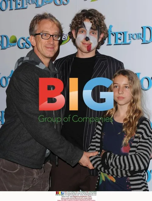 Andy Dick with kids at Hotel for Dogs premiere