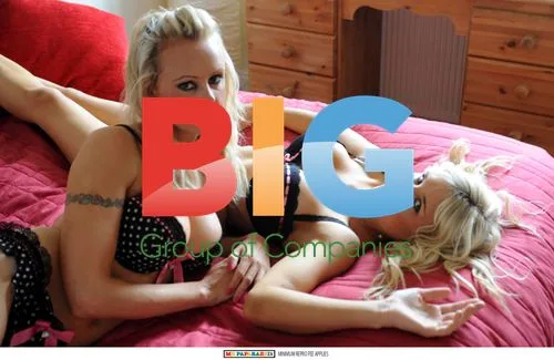 Sara Trumble and Rachel Pritchard Posing
