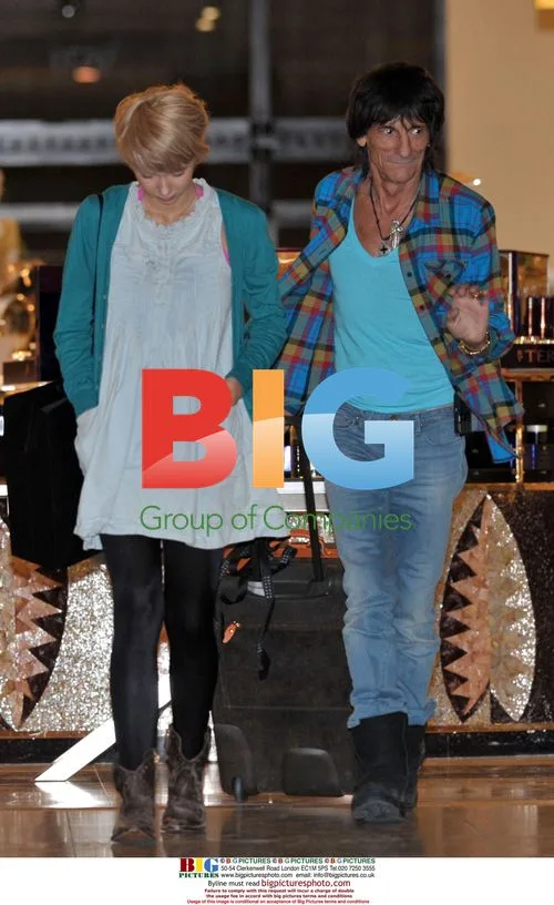 Ronnie Woods shopping with girlfriend