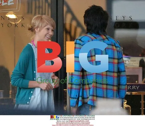 Ronnie Wood and Ekaterina Ivanova shopping