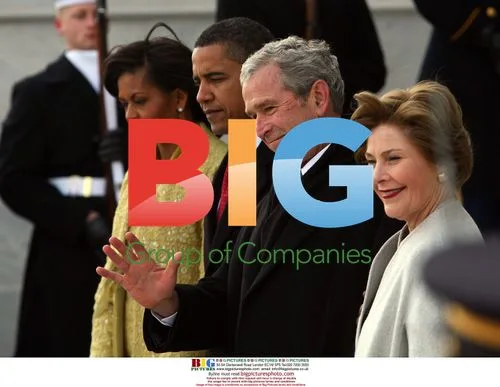 Obamas Escort Bushs After Inauguration