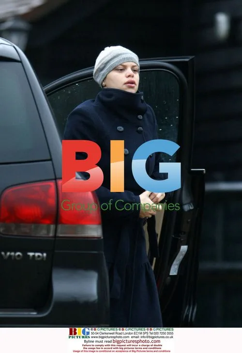 Jade Goody Leaves Home for School Run