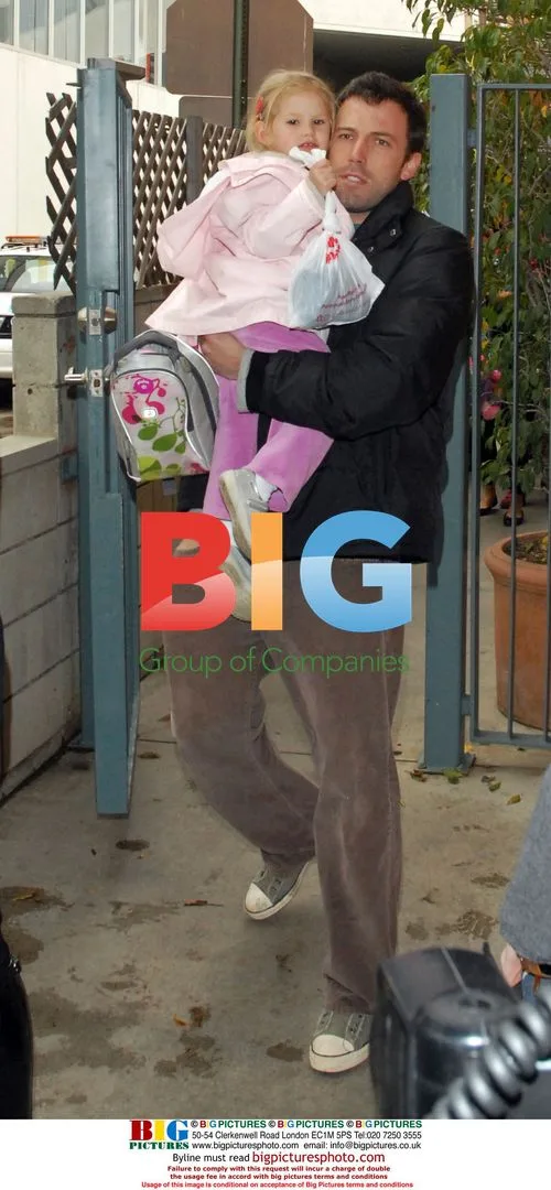 Ben Affleck picks up daughter Violet