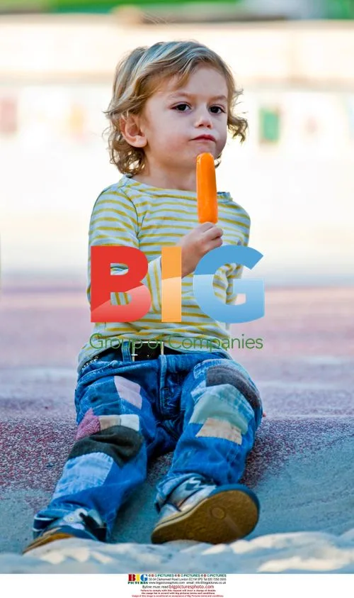 Kingston Stefani-Rossdale Enjoys Popsicle